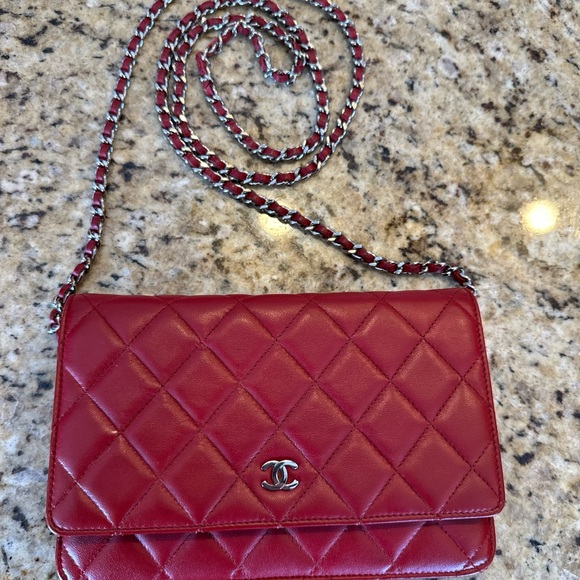 Chanel lambskin WOC in great condition - Picture 2 of 11